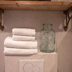 Le Poirier De La Canette