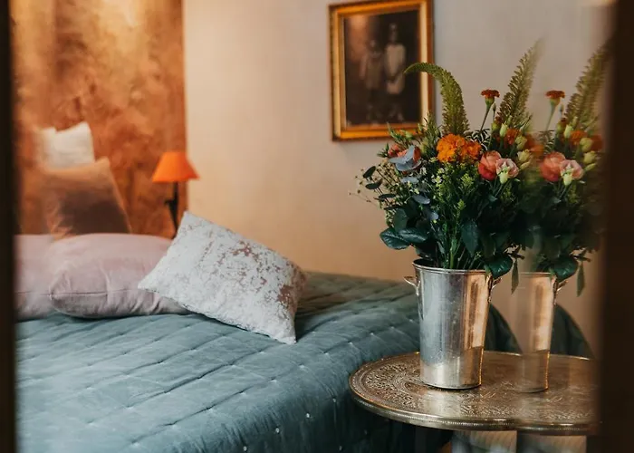 Le Poirier De La Canette *